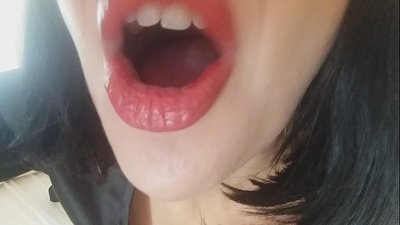 親愛的，你繼母今天不讓你上學……我太需要你了……